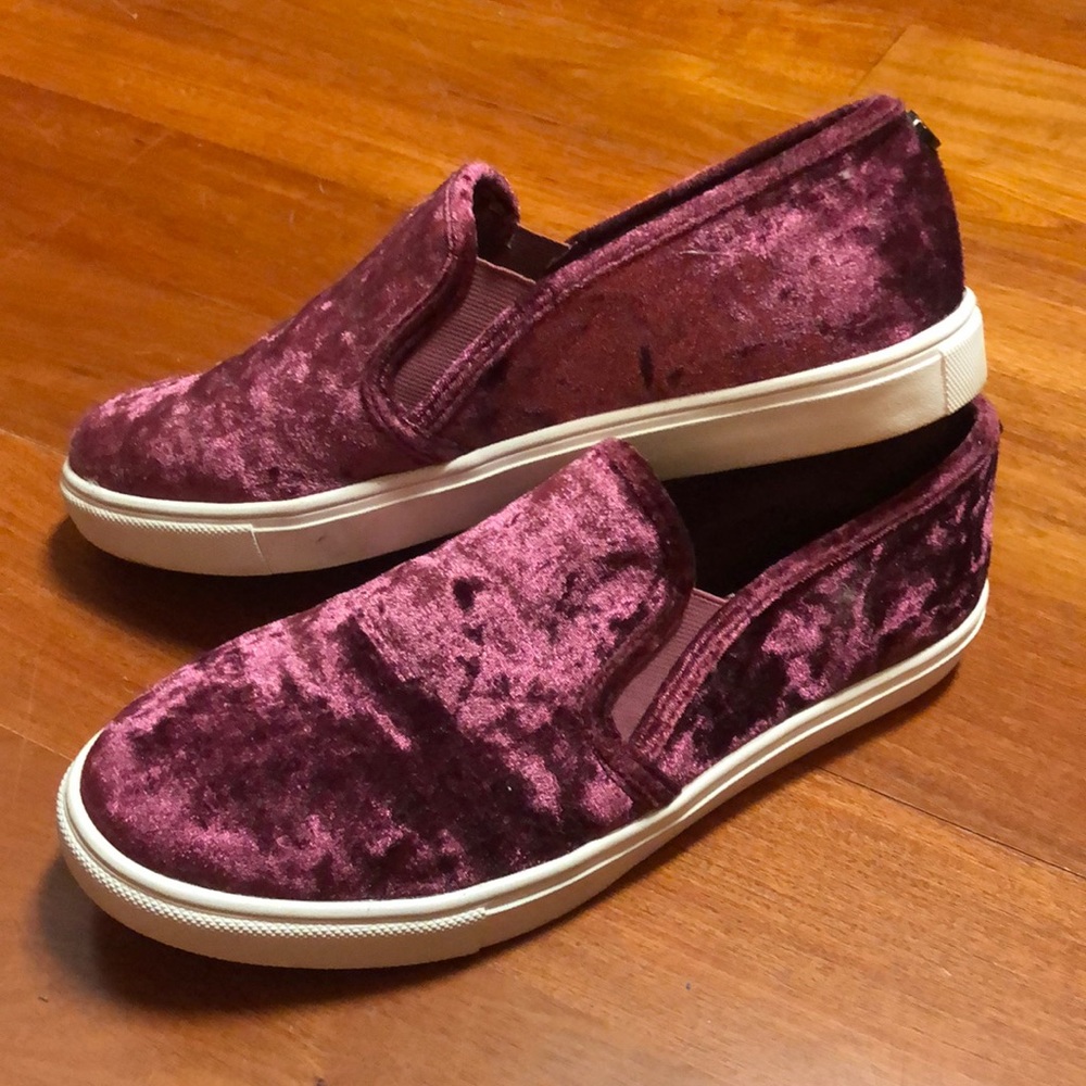 Steve Madden Crushed Velvet Sneaker